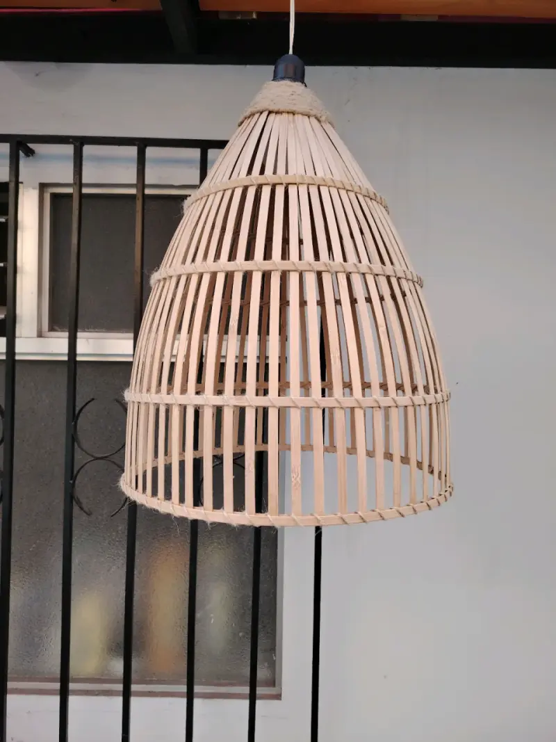 Lámpara colgante de mimbre estilo jaula - 2