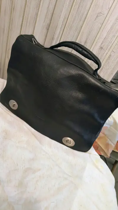 Maletín de cuero negro con compartimentos - miniatura 1