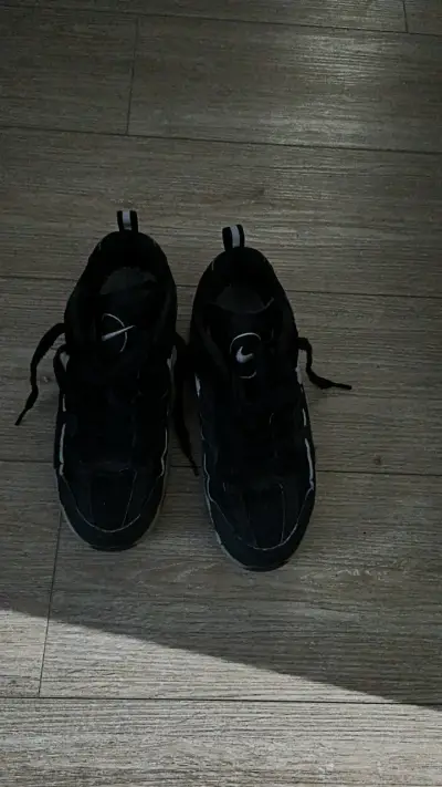 Zapatillas deportivas blancas Nike jam con logo - miniatura 5