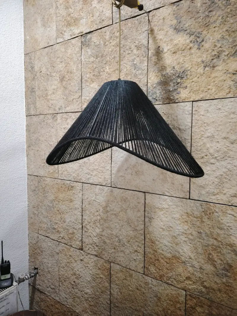 Lámpara colgante ovalada de yute negro - 4