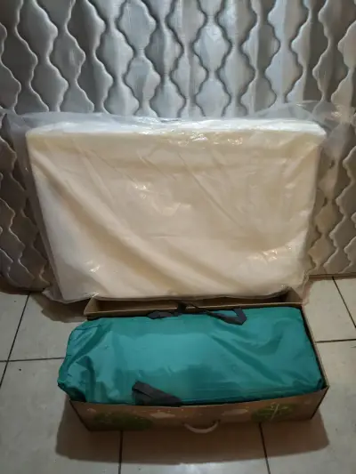 Cuna de viaje plegable con colchón incluido - miniatura 1
