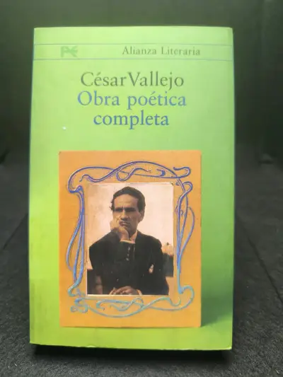 Libro 'Obra Poética Completa' de César Vallejo - miniatura 1