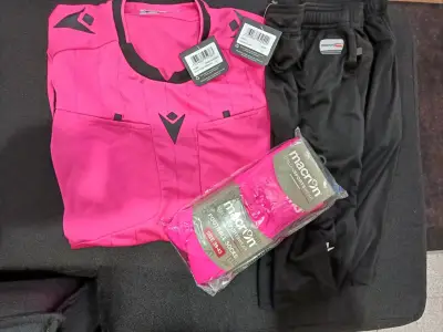 Conjunto deportivo Macron rosa y negro - miniatura 1
