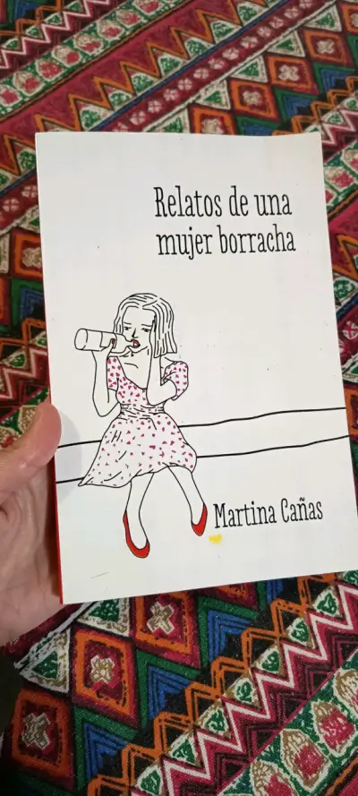 Libro 'Relatos de una mujer borracha' de Martina Cañas - miniatura 2