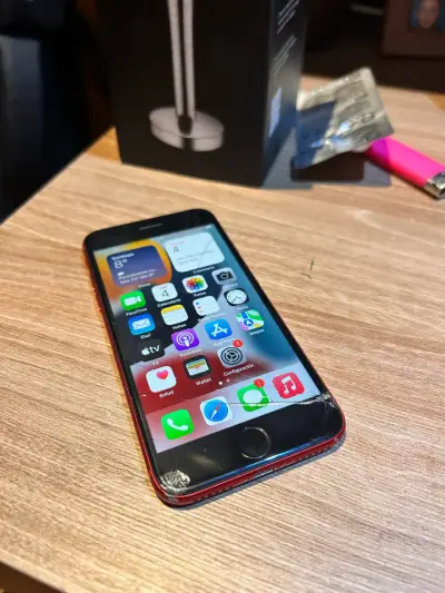 iPhone SE rojo 2020 barato - miniatura 1