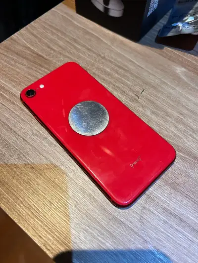 iPhone SE rojo 2020 barato - miniatura 3