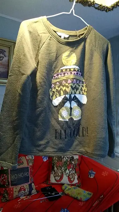 Polerón verde con diseño de invierno para mujer - miniatura 1