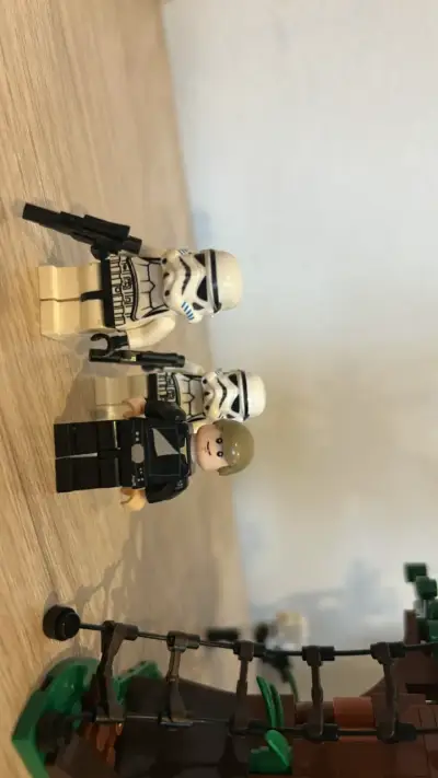 Lego star wars Rep Aldea Ewok - miniatura 2