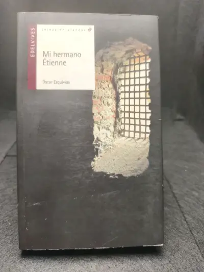 Libro 'Mi hermano Étienne' de Óscar Esquivias - miniatura 1