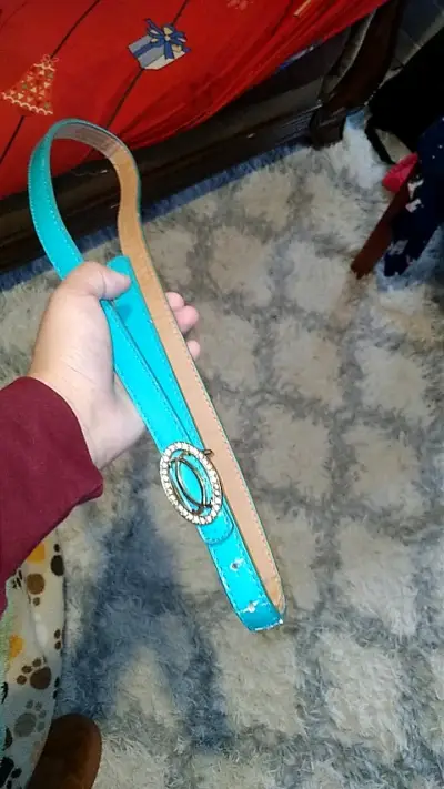 Cinturón turquesa con hebilla decorativa - miniatura 1