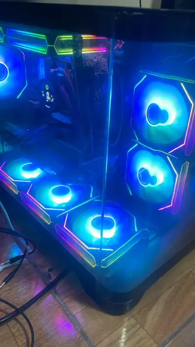 PC Gamer con Procesador Intel i5 y Tarjeta RTX 5060 Ti - miniatura 3