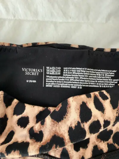Leggings de Leopardo con Encaje Victoria's Secret - miniatura 3