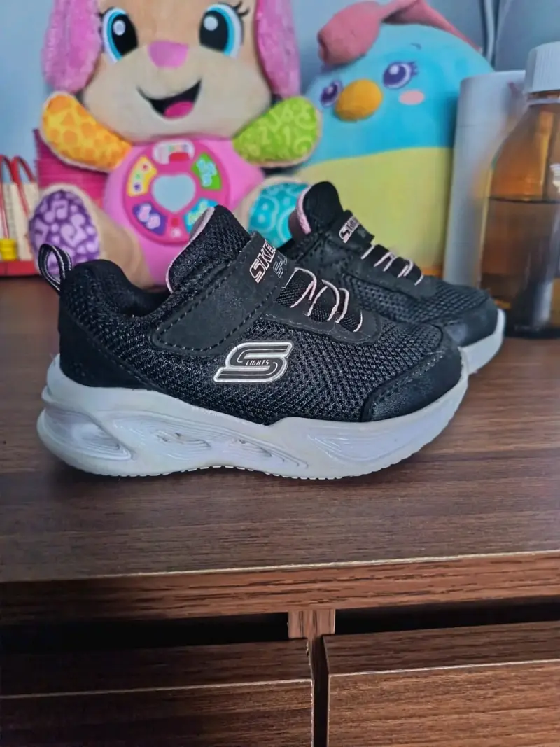 Zapatillas Skechers para niños con luces - 1
