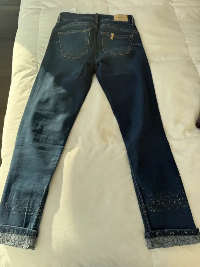 Jeans de mujer con detalles brillantes - 3