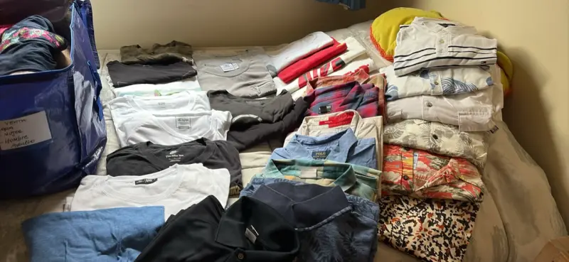 Lote de poleras y camisas de marcas variadas - 5