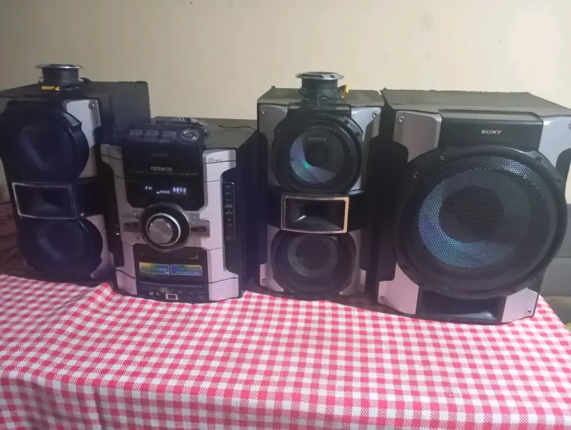Sistema de sonido Sony con parlantes potentes - 5
