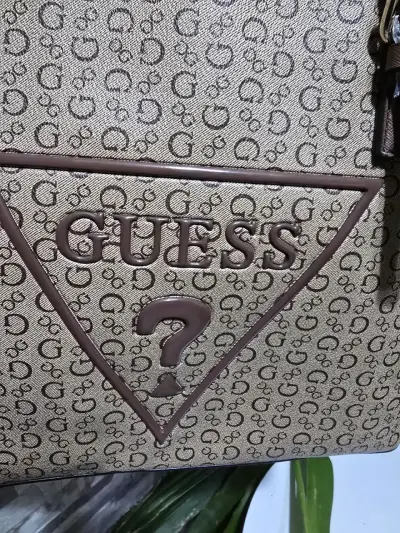 cartera  Guess cafe con logo - miniatura 2