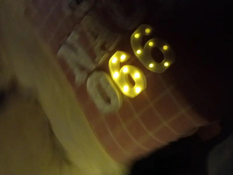 Letras y números decorativos con luces LED - 3