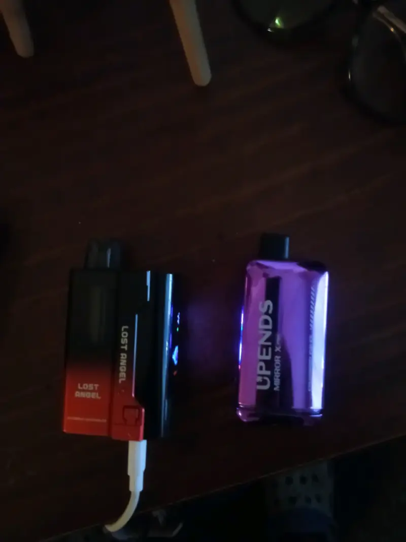 Vapeador LED Lost Angel con diseño futurista - 6