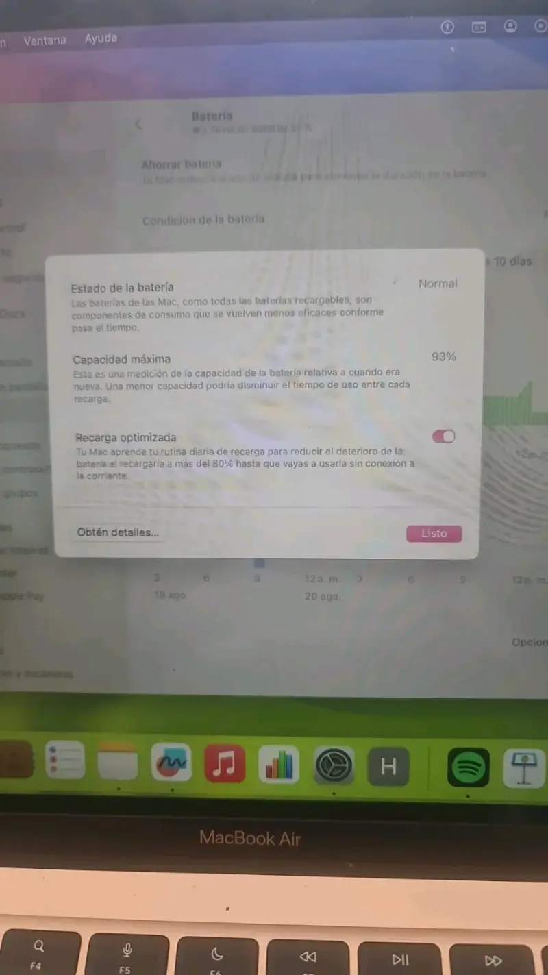 MacBook Air dorado en buen estado - 5