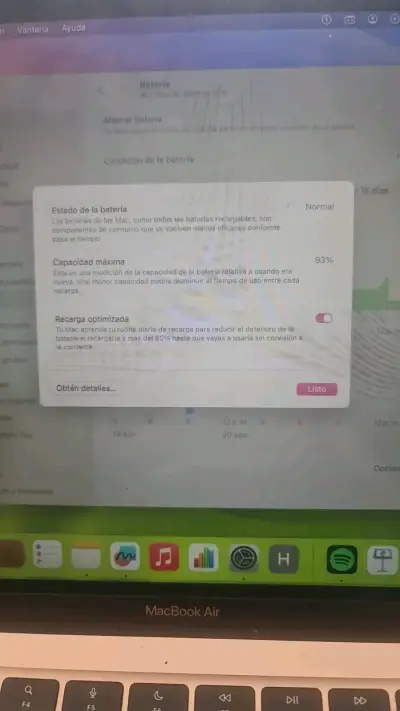 MacBook Air dorado en buen estado - miniatura 5