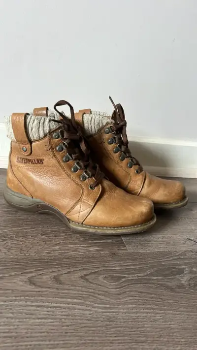 Botas Caterpillar de cuero marrón para mujer - miniatura 1