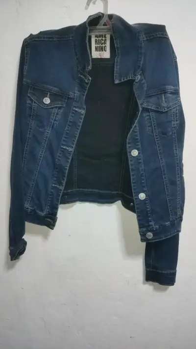 Chaqueta de mezclilla azul para mujer - miniatura 1