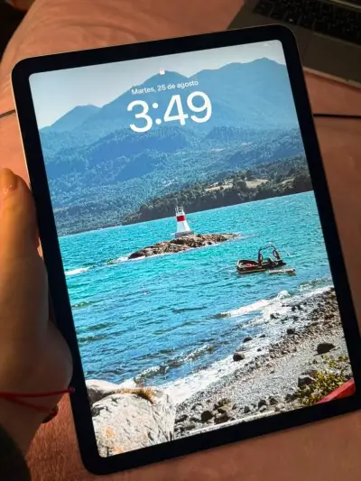 iPad Air 5ta Generación 64GB Gris Espacial - miniatura 1