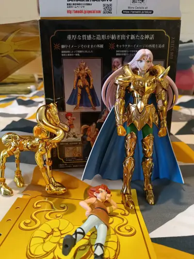 Figura de acción Aries Mu Saint Seiya con armadura dorada - miniatura 1