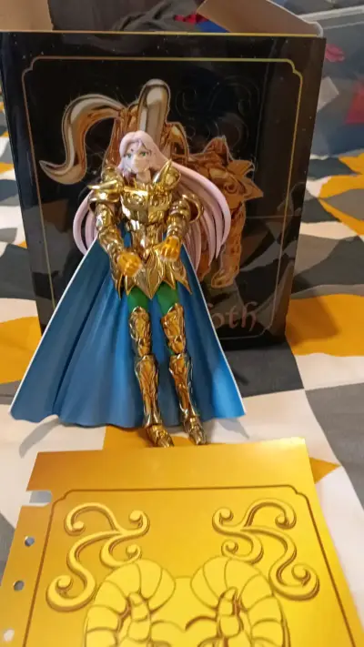 Figura de acción Aries Mu Saint Seiya con armadura dorada - miniatura 2