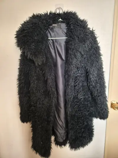 Abrigo de peluche negro Zara Basic para mujer - miniatura 1