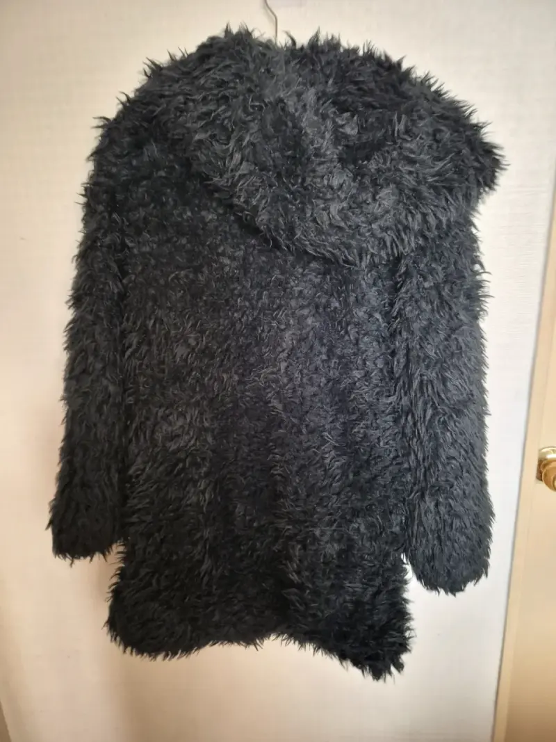 Abrigo de peluche negro Zara Basic para mujer - 2
