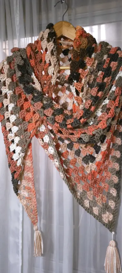 Chal tejido a crochet multicolor artesanal - miniatura 1