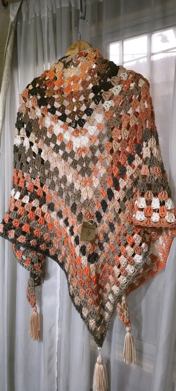Chal tejido a crochet multicolor artesanal - 2