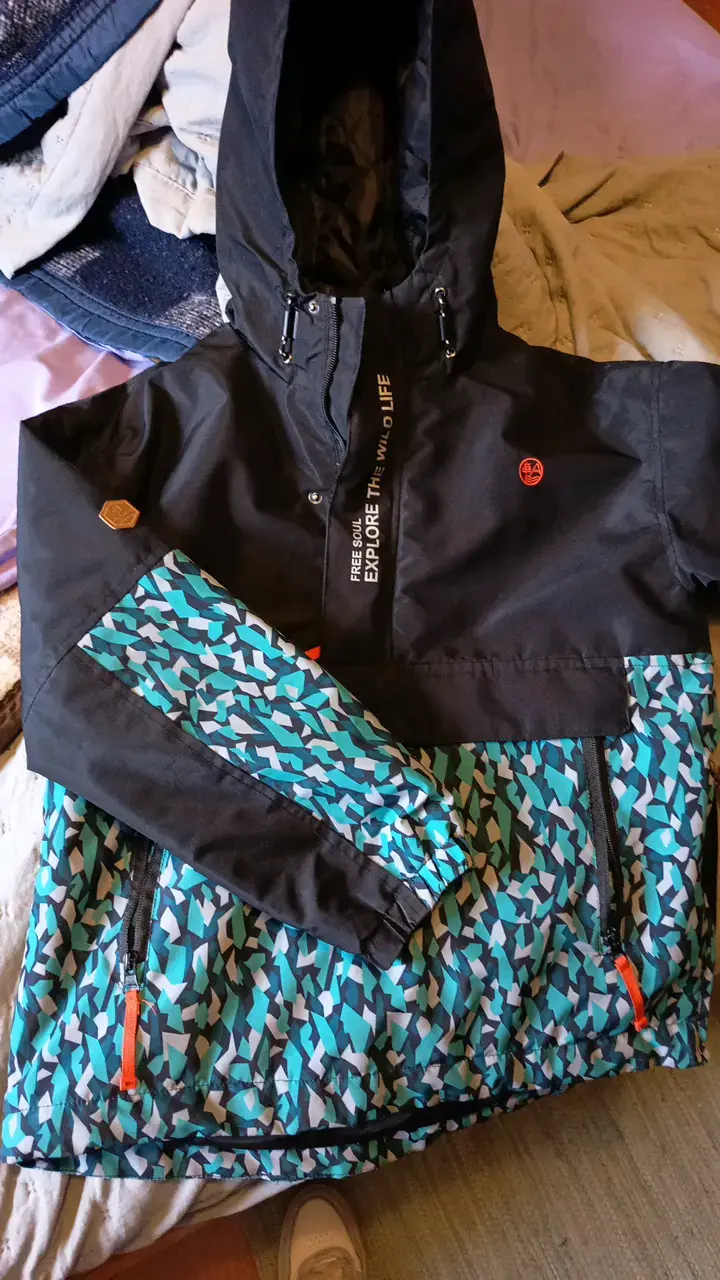 Chaqueta impermeable para niños con diseño geométrico - 2