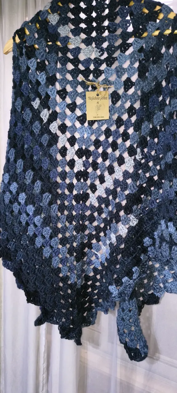 Chal tejido a crochet azul degradado - 6