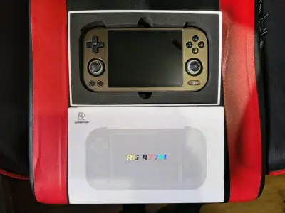 Consola portátil Anbernic RG 477M con pantalla táctil - miniatura 2