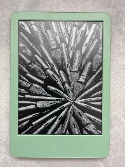 Kindle verde Basic 2024con pantalla táctil - miniatura 1