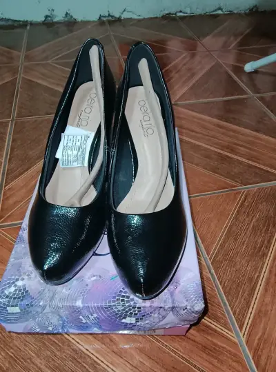 Zapatos de Tacón Negro Beira Rio Talla 38 - miniatura 1