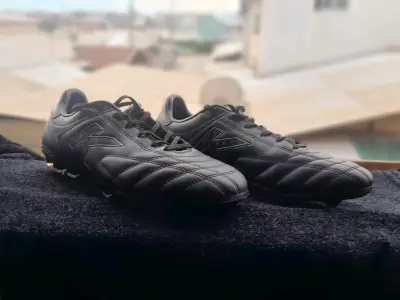 Botines de fútbol Kelme negros talla 44 - miniatura 4