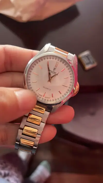 Reloj Festina de acero inoxidable bicolor - miniatura 1