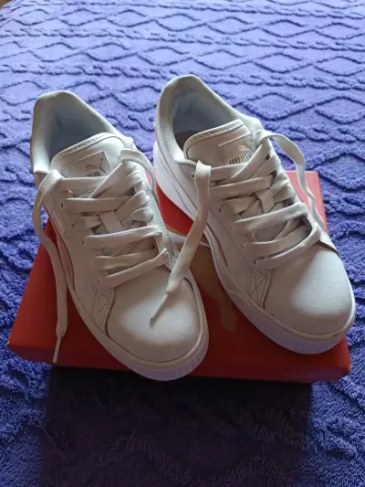 Zapatillas deportivas blancas Puma para mujer - miniatura 1