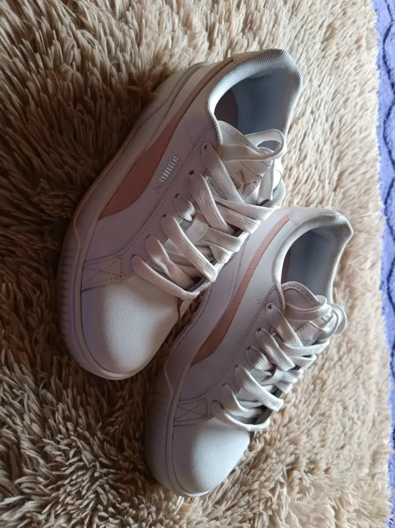 Zapatillas deportivas blancas Puma para mujer - 3