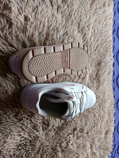 Zapatillas deportivas blancas Puma para mujer - miniatura 4