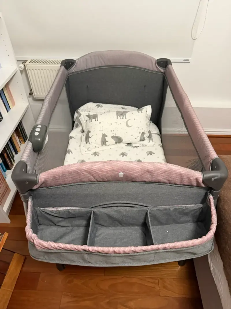 Cuna Corral Infanti Luna  + Colchón y Ropa de Cama - 3
