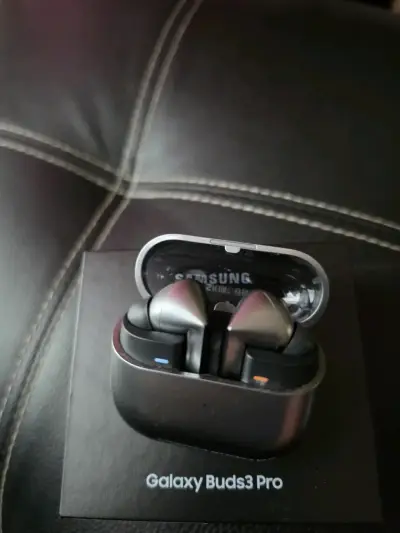 Auriculares Inalámbricos Samsung Galaxy Buds3 Pro - miniatura 1