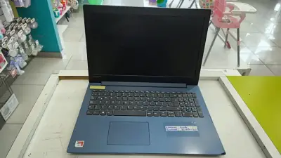 Notebook Lenovo AMD A6 azul en buen estado - miniatura 1