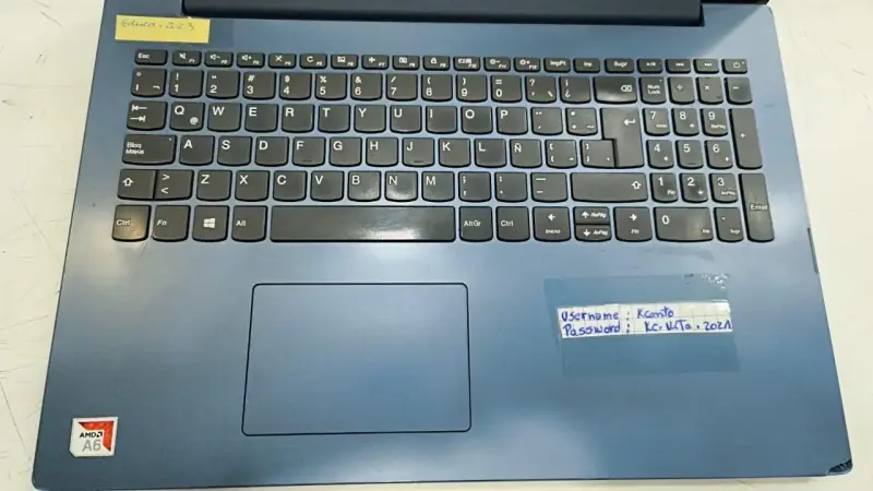 Notebook Lenovo AMD A6 azul en buen estado - 2