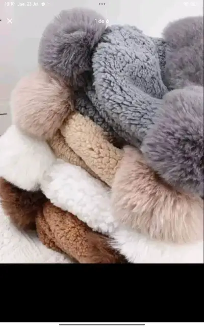 Gorros de invierno con forro polar y pompón - miniatura 1