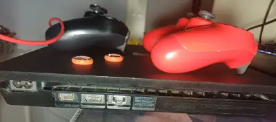 PS4 Slim 1 TB +2 mandos y cables original + Juegos - miniatura 4